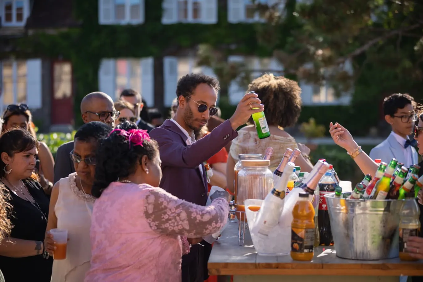 L'équipe Teemout's Truck : service cocktail en plein air